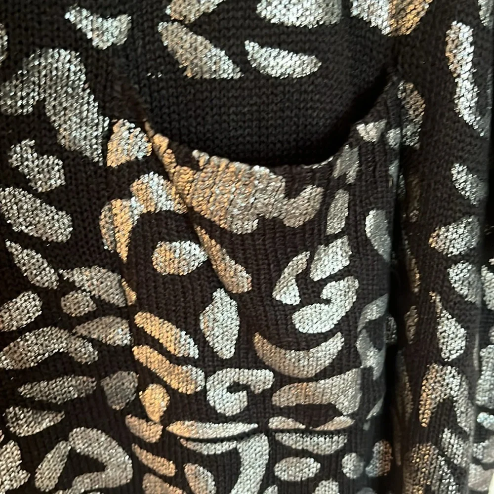 Jodifl Oversized Metallic Leopard Sweater Top - Picture 3 of 8